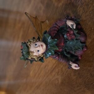 Holly Holiday Gathering Fairy Figurine Boyds Bears Wee Folkstones